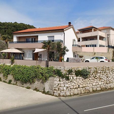Banjol Apartments Jelka מראה חיצוני תמונה