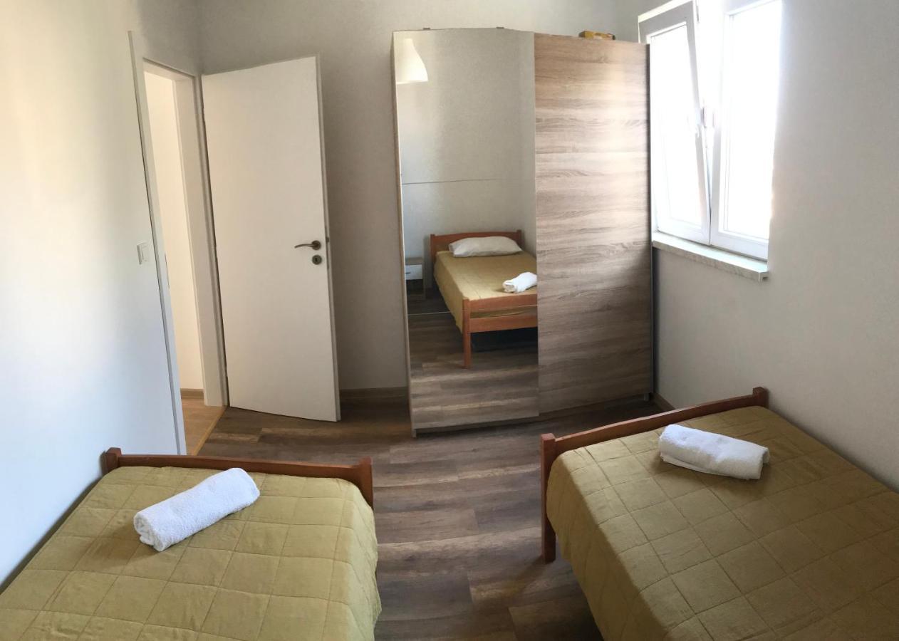 Banjol Apartments Jelka מראה חיצוני תמונה