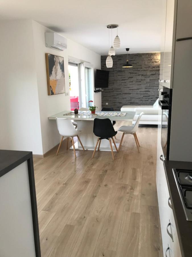Banjol Apartments Jelka מראה חיצוני תמונה