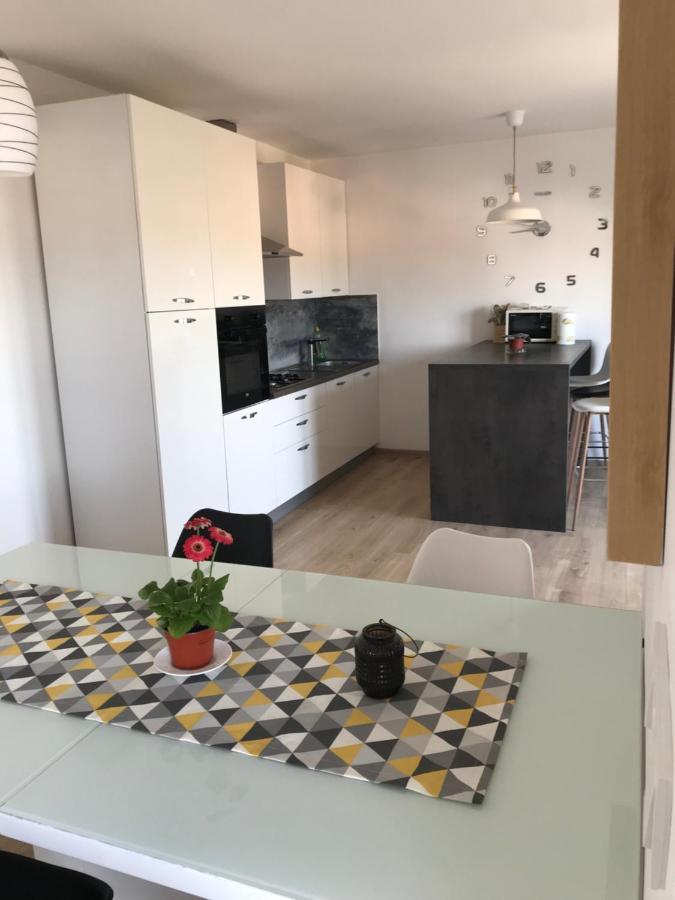 Banjol Apartments Jelka מראה חיצוני תמונה