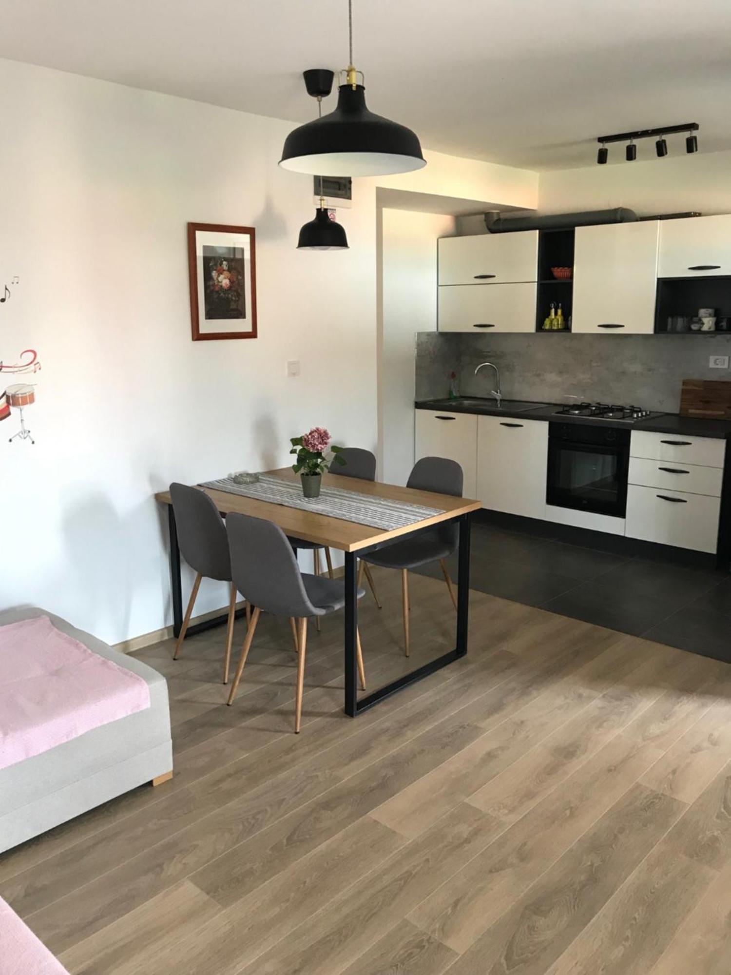 Banjol Apartments Jelka מראה חיצוני תמונה