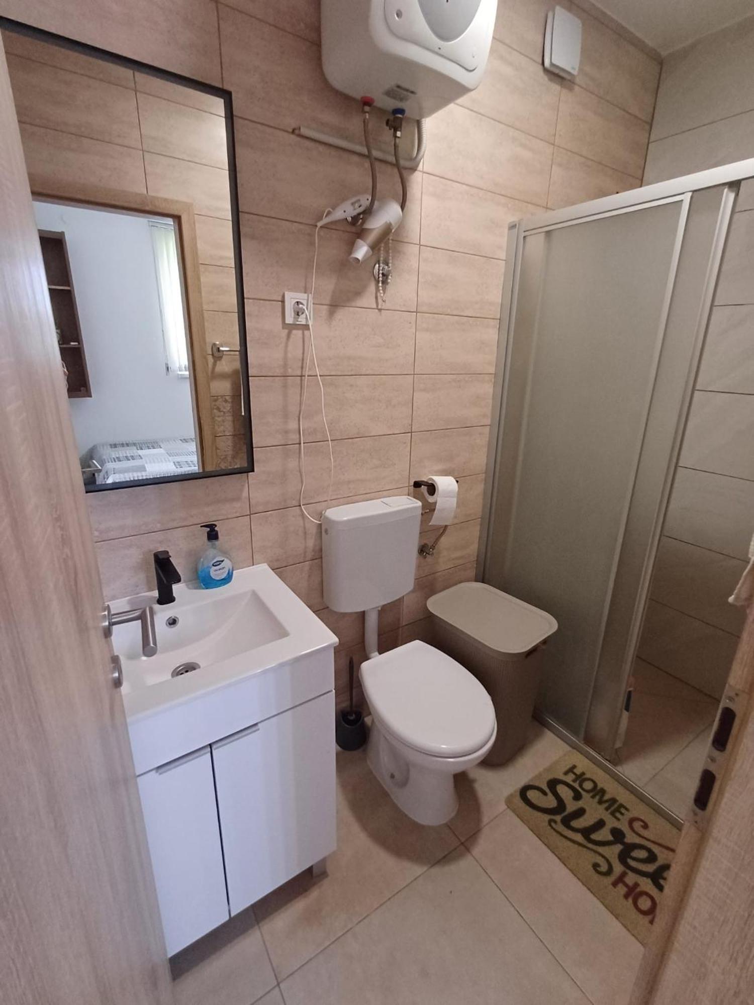 Banjol Apartments Jelka מראה חיצוני תמונה